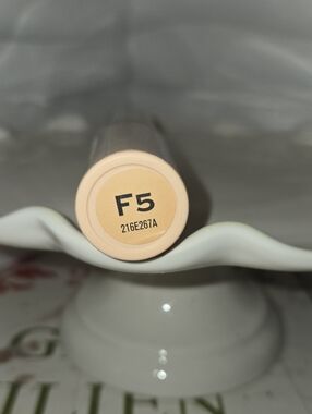 Revolution Fast Base Stick Foundation - F5